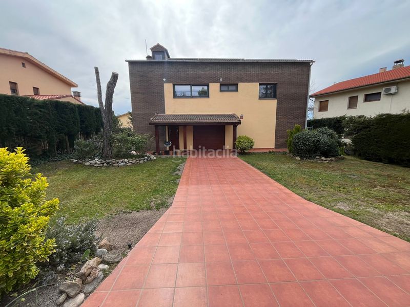 Foto d0d11b4b-e672-4f54-bfef-d3fc5c764304. Xalet amb aparcament a Olius