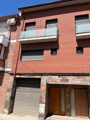 House in Gironella. Casa en venda de 194 m², 3 habitaciones, garaje y terraza en gir