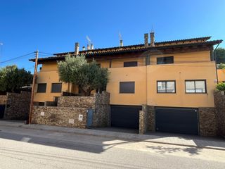 Reihenhaus in Solsona. Casa adosada en venta en solsona – cabana d´en geli