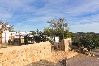 Country house in Sant Carles. Finca antigua y villa independiente en ibiza