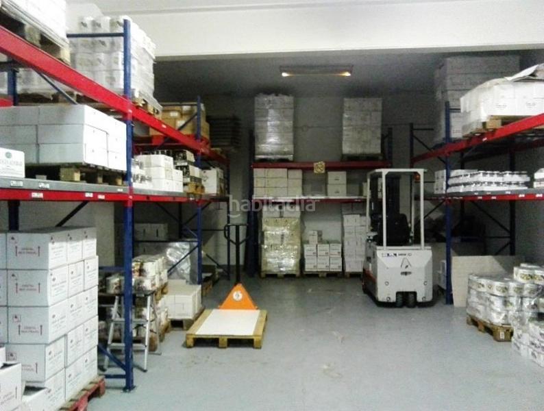 Foto 30700704-15d5-41b2-95d5-049e6a133b80. Local comercial local ideal para distribución en L´Espirall Vilafranca del Penedès