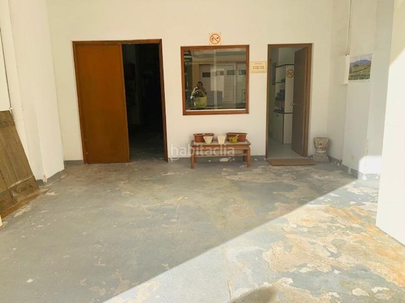 Foto 749abfa7-7260-42e4-a335-dc6a49e9a954. Local comercial local ideal para distribución en L´Espirall Vilafranca del Penedès