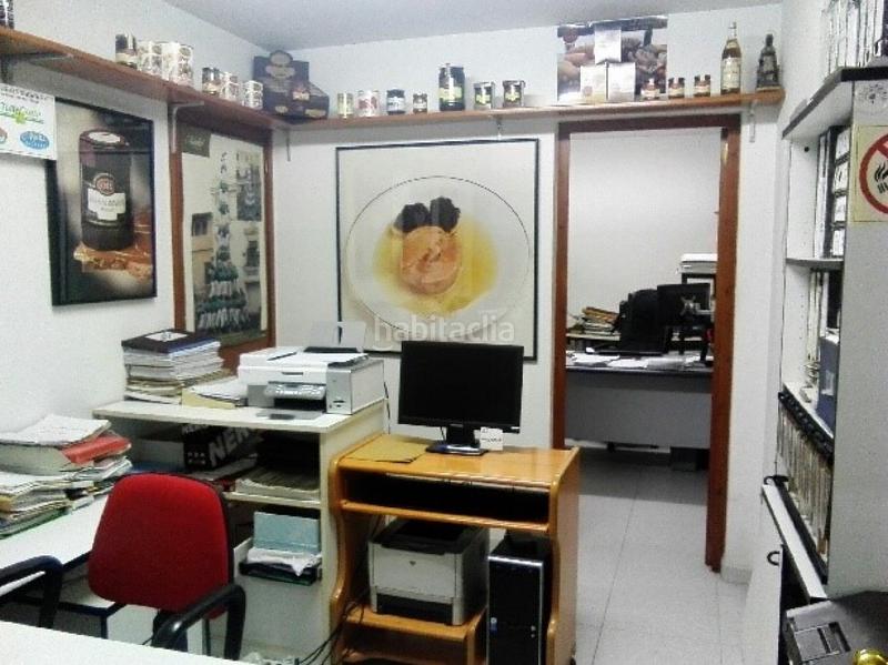 Foto d59f18df-961f-4e2f-bd31-2ef853e16489. Local comercial local ideal para distribución en L´Espirall Vilafranca del Penedès