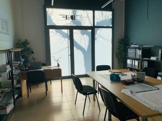 Lloguer Local Comercial a La Girada. Fantástico local oficina en la girada de vilafranca del penedés