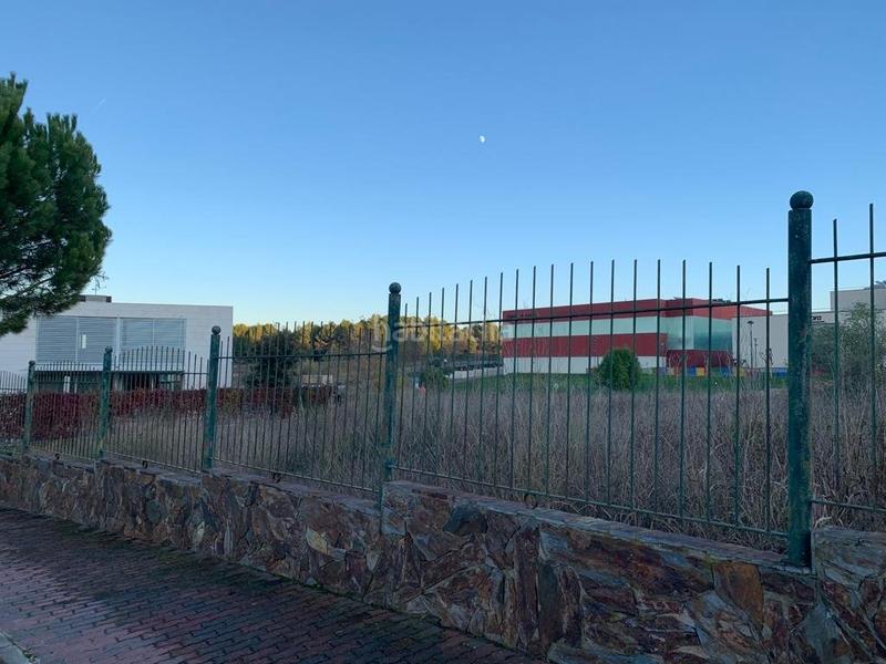 Foto ca4985b6-8ad4-49df-9e5d-dbfa5c643bdb. Wohngrundstück in Sant Esteve Sesrovires