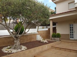 Xalet a Segur de Calafell Nucli Urbà. Fantástico chalet ubicado en segur centro
