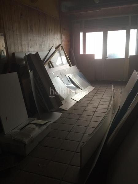 Foto 9960d6d1-9b5a-44f9-a37a-2f8d8077c7e1. Local comercial a La Gavarra Cornellà de Llobregat