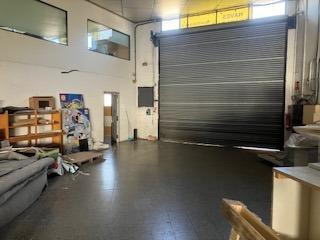 Capannone industriale in Zona Nord. Fantástica nave de 1.900 m2 en rubi