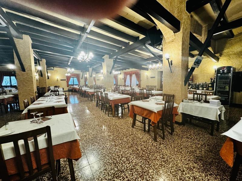 Foto 3adca52e-8748-4bb5-b8c7-7b5a0460966b. Edificio in Mediona