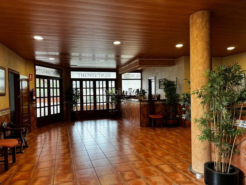 Foto 8f73a4b0-a94f-4610-b445-1a56edb255c8. Edificio in Mediona