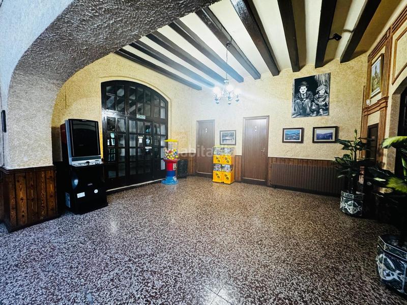 Foto a5896e9b-7167-4897-b67b-91b67f8d56d5. Edificio in Mediona