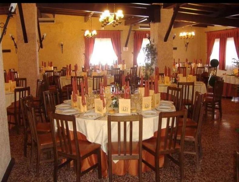 Foto ba7ce5cc-f62f-4155-bca7-0fb5311265b5. Edificio in Mediona