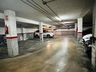 Local commercial à La Geltrú-Sant Jordi. Pack de plazas de parking cerca de la estación de vilanova i la