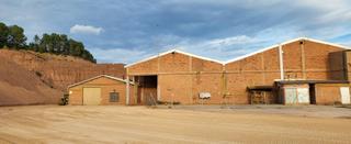 Lloguer Nau industrial a Castellolí. Alquiler nave con patio en jorba