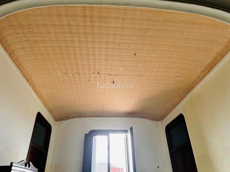 Foto 50f41af0-7550-48c6-a1f2-a25e0d306749. Location local commercial dans Barri del Centre Terrassa