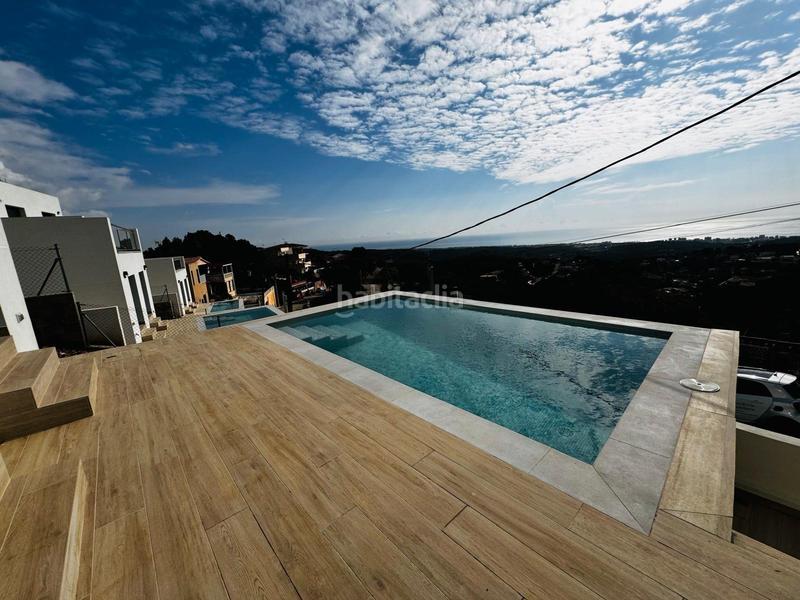 Foto 96dd5573-f820-40cd-8732-09895d3d7597. Xalet amb aparcament piscina a costa Cunit - els jardins - els rosers Cunit
