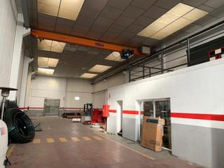 Rent Industrial building in La Geltrú-Sant Jordi. Fantástica nave con puente grúa