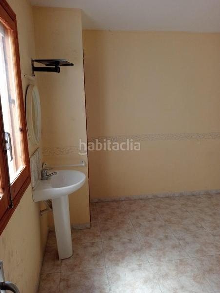 Foto 08e365db-1b68-4d1e-8dac-f4dd48c7ab06. Edificio  hostal en Alcanar