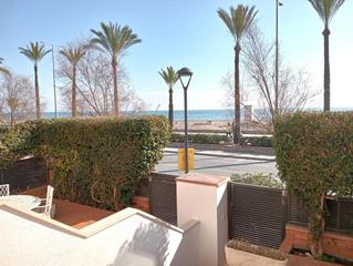 Appartement à Segur Platja. Fantástica planta baja en primera linea de mar
