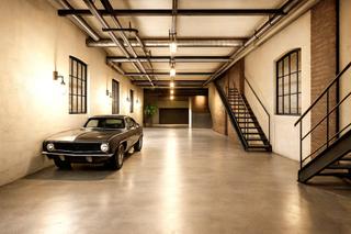 Rent Business premise in La Salut. Local logístico en la vila de gracia