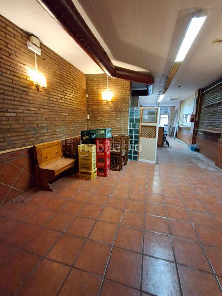 Foto e9a33d17-2c4b-4faf-8ab2-d4aef41b3f59. Local comercial local de 110 m2 en Olesa de Montserrat
