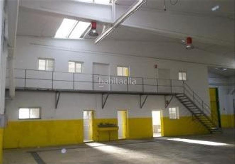 Foto cdb7f037-a2de-4e00-9a8d-3eb2dc87c357. Lloguer nau industrial a Llevant Reus