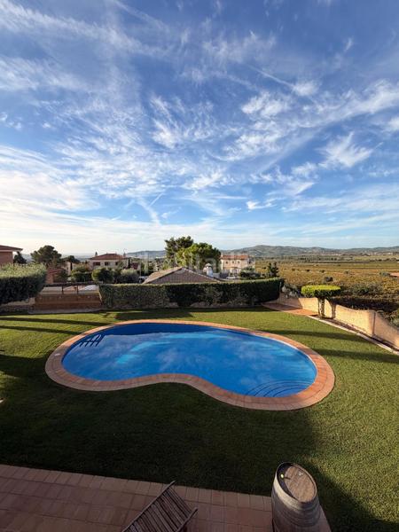 Foto 449c2438-e677-49b8-9efd-ff70f4d48066. Chalet with heating parking pool in Bisbal del Penedès (La)