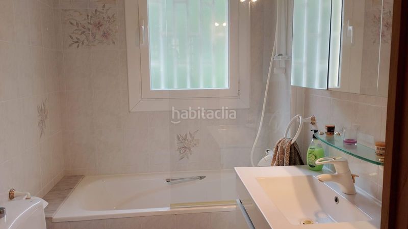 Foto d4ebf2b2-6cf6-4227-9c48-7ca7c91bfbc7. Casa amb aparcament a Mas romeu Calafell