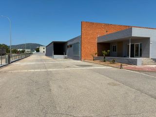 Lloguer Nau industrial a Valls. Espectacular gran nave tipo c en valls