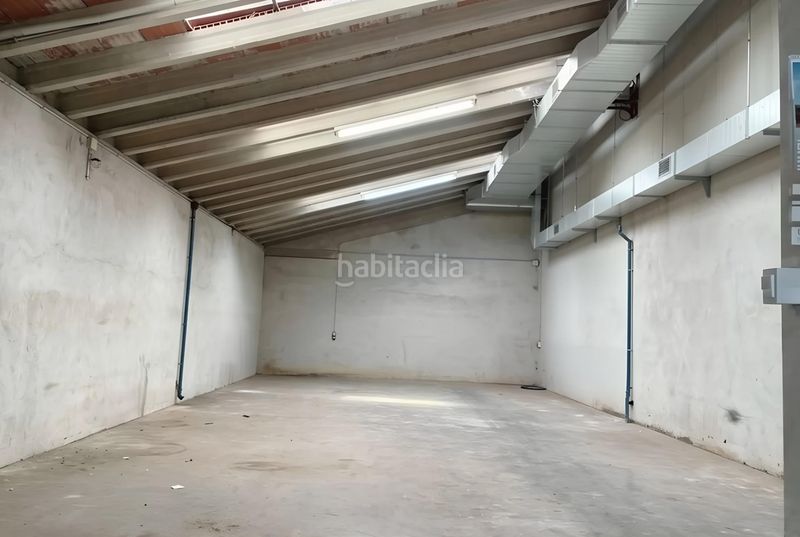 Foto 095bd548-bf21-4094-a31f-fb1652c7fa80. Lloguer nau industrial a Mas Xirgu Girona