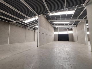 Industrial building in El Tancat-Mas d´en Gual. 2 naves conjuntas en venta en vendrell la cometa
