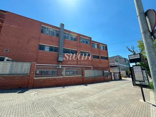 Bâtiment à usage industriel  Francesc vila. Nave industrial  local  con patio privativo en can magí, sant cu
