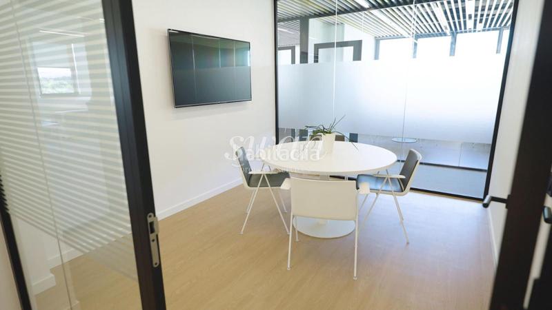 Foto 540757a5-682f-4545-b42f-04d83b32415f. Lloguer oficina a pau vila 3 a Volpelleres Sant Cugat del Vallès