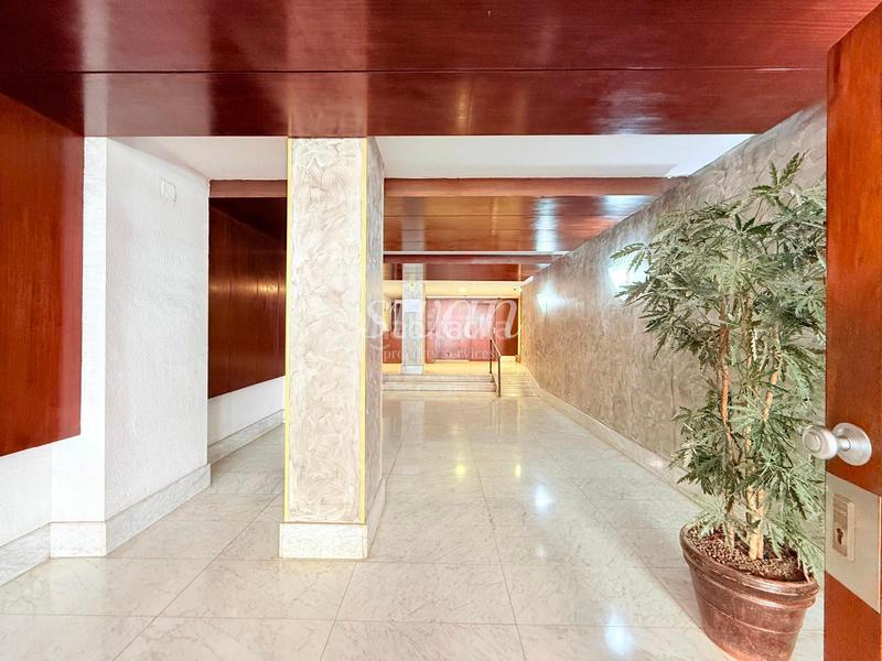 Foto 8013f2ab-2c89-43d8-805a-7b4b6cc06de9. Piso  en venta en el barrio de sagrada família . en Barcelona