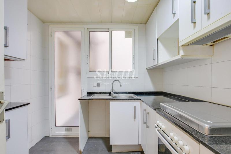 Foto c6adffa9-5892-4c6c-8ec4-5c0d8bd04bd9. Piso  en venta en el barrio de sagrada família . en Barcelona