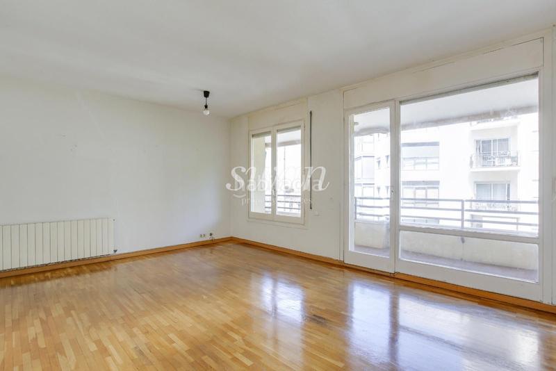 Foto d788cd81-7ab5-47f5-a721-fc32136ccd96. Piso  en venta en el barrio de sagrada família . en Barcelona