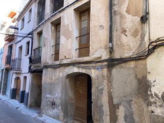 Masia  Carrer major. Casa antigua de pueblo para reformar