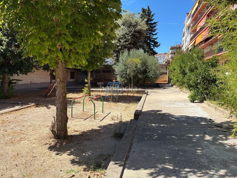Foto 42e593b0-1d7e-40b5-80a1-9cecb7fd4e3a. Pis amb calefacció aparcament a Llevant Igualada
