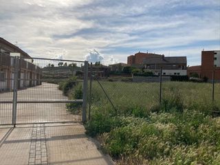 Terreno residencial  Carrer laureà figuerola. Terreno con proyecto 5 casas