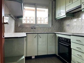 Ático  Carrer de la mercè. Ático con 3 habitaciones con calefacción