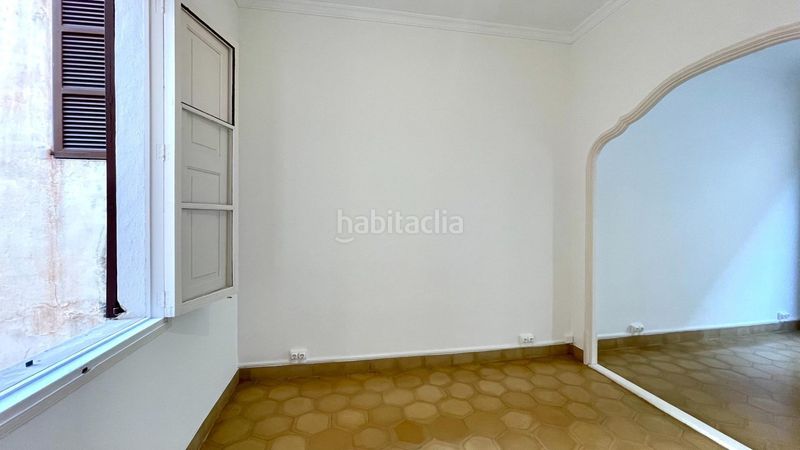 Foto 3948c08f-48bf-4f6d-944f-0436a7346c14. Alquiler piso se alquila vivienda con historia, luz y carácter en el corazón de palma en Palma de Mallorca