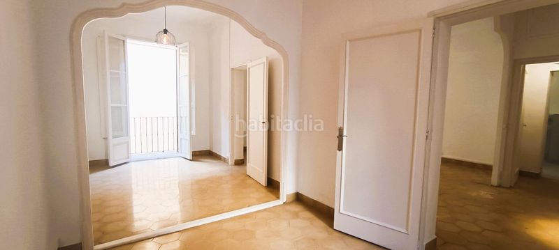 Foto bf4d16dc-e78b-4eb3-bf91-e6248e0cacea. Alquiler piso se alquila vivienda con historia, luz y carácter en el corazón de palma en Palma de Mallorca