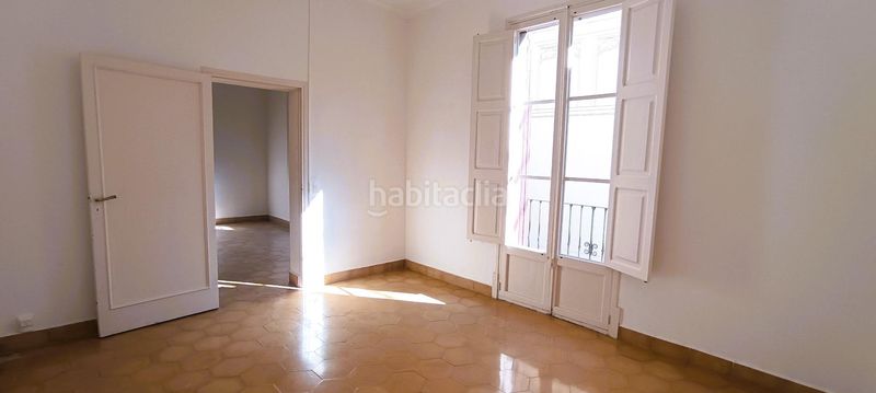 Foto c39c4f5e-619c-42fe-a5b4-b9d3aa1dca1c. Alquiler piso se alquila vivienda con historia, luz y carácter en el corazón de palma en Palma de Mallorca