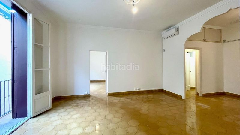 Foto eba5e689-33ba-4a9f-a6fc-9e78ee4d8065. Alquiler piso se alquila vivienda con historia, luz y carácter en el corazón de palma en Palma de Mallorca