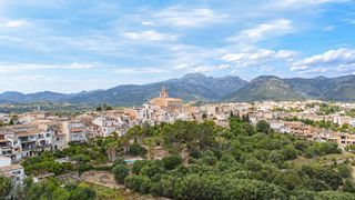 Lloguer Casa a Campanet. Se alquila entre la piedra, la madera y la montaña un hogar para