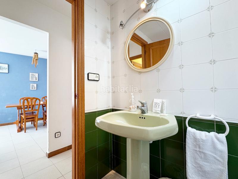 Foto 045be86d-6aa0-4b43-895c-ae58670f754c. Apartamento en avinguda de montgó 9 con vista lateral al mar en Escala (L´)