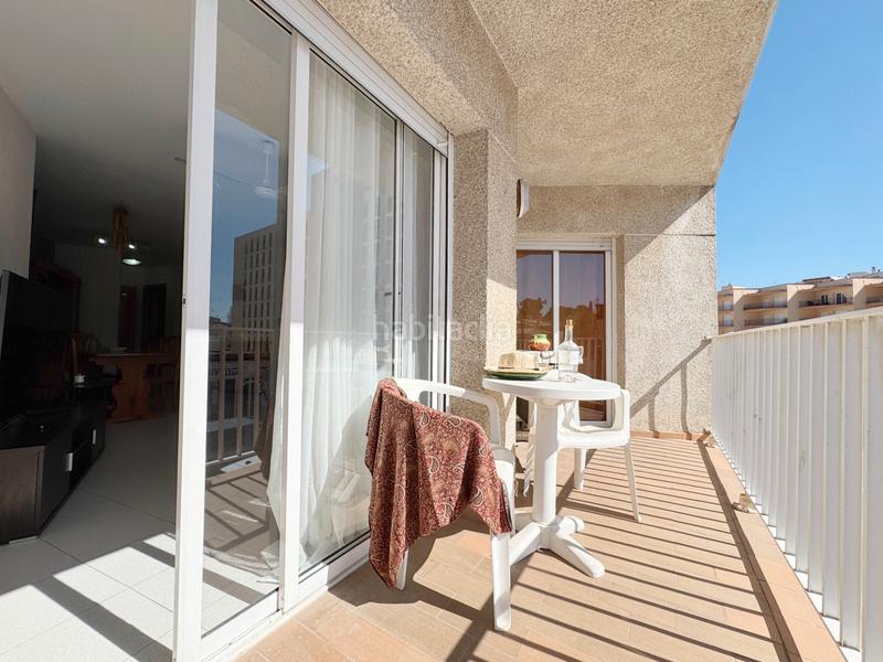 Foto 9ff35fdf-2ae7-4ddd-a62c-5d22573846a2. Apartamento en avinguda de montgó 9 con vista lateral al mar en Escala (L´)