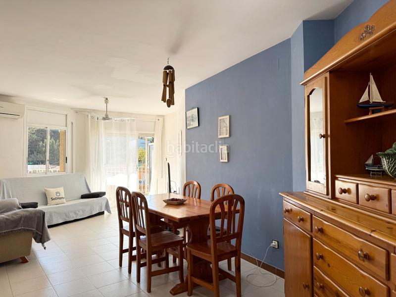 Foto a81aee49-5ed8-4c32-937f-650ec10e3ff4. Apartamento en avinguda de montgó 9 con vista lateral al mar en Escala (L´)