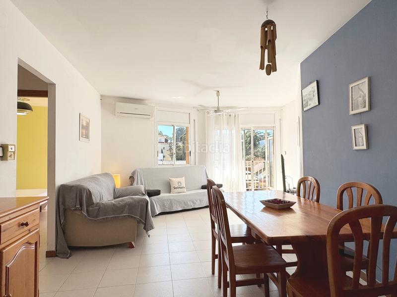 Foto ffc7b17f-2fdb-49d2-a5eb-f366088b59cd. Apartamento en avinguda de montgó 9 con vista lateral al mar en Escala (L´)