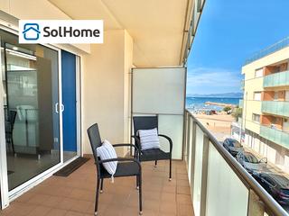 Apartament a Avinguda riells 94. Primera lnea de playa